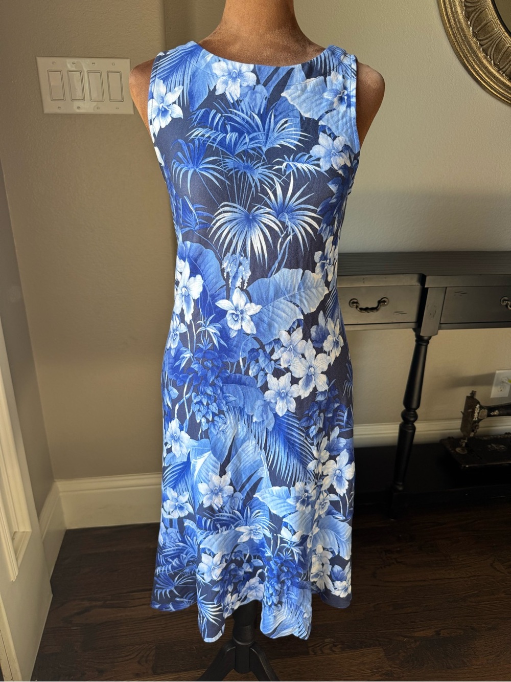 Tommy Bahama Darcy Flora Riviera Flounce Dress Blue Tropical Floral XS Modal